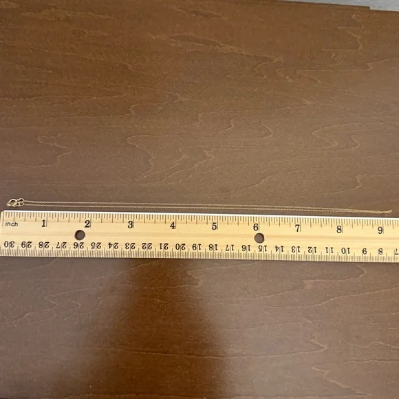 Dainty 10kt solid gold twisted rope chain necklace Singapore prince of wales - Picture 6 of 6